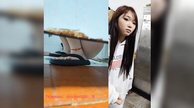 6月最新流出顶级厕拍新系列前拍高颜值女神尿尿高清特写开着闪光灯补光美女如云目不暇接 (2